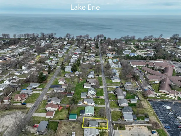 Aerial view of the Vermilion lakeshore neighbourhood near Lake Erie.