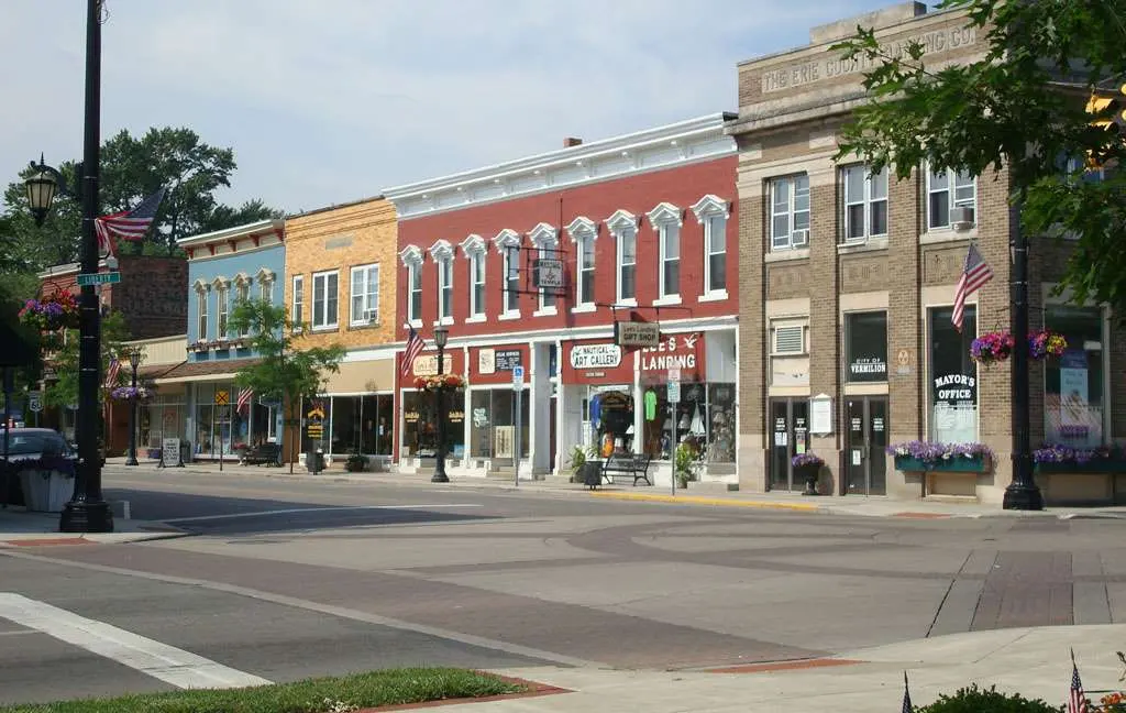 Shops along the street in downtown Vermilion.