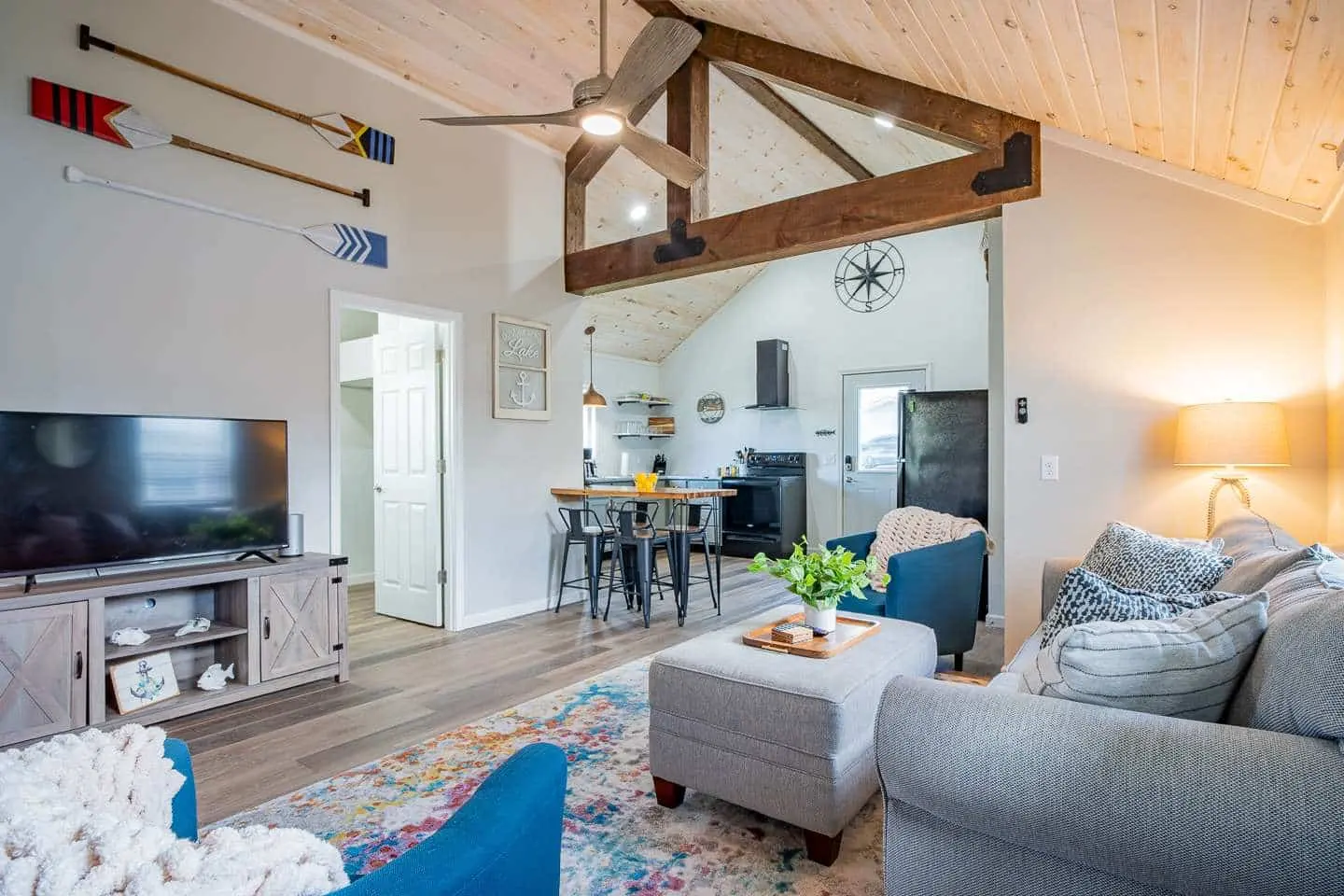 A relaxing, cozy living room at a Lake Erie vacation cottage.
